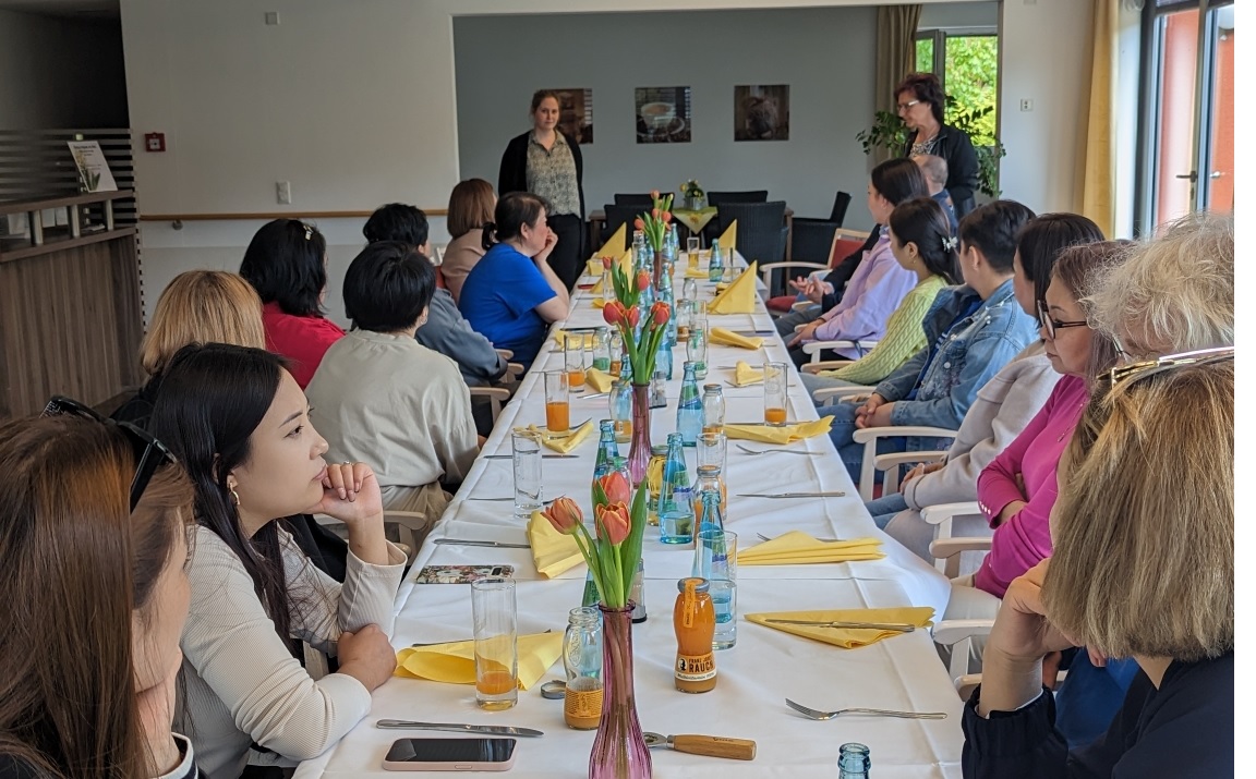 Woche 4  - Kirgisische Delegation im Pflegeheim 1